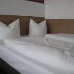 Hotel S16