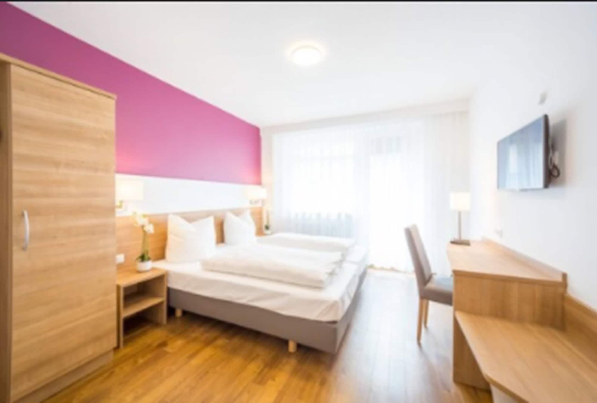 Hotel S16 3*