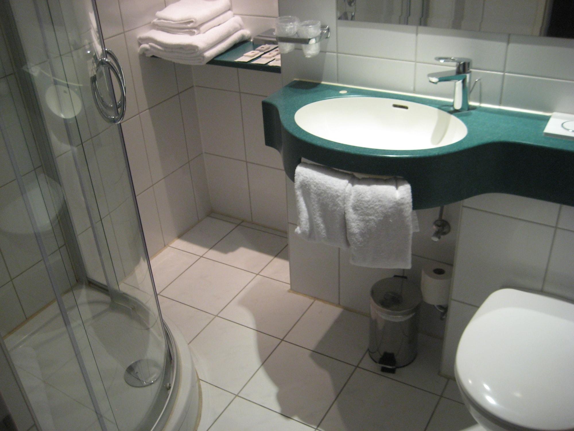 Hotel S16 3*