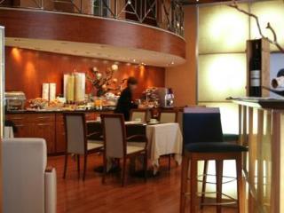 Hotel S16 3*