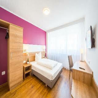 Hotel S16